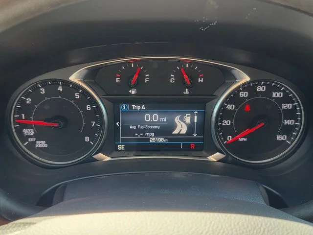 Used 2023 White GMC SLE image 21