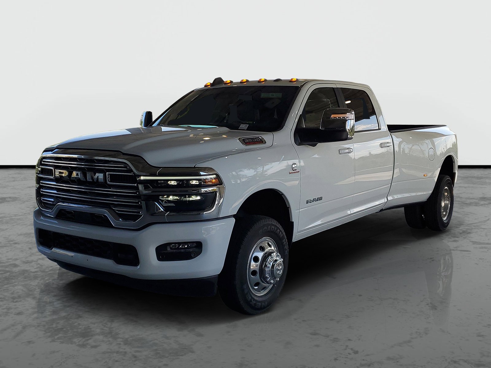 New 2026 Bright White Clear-Coat Exterior Paint RAM Laramie image 3