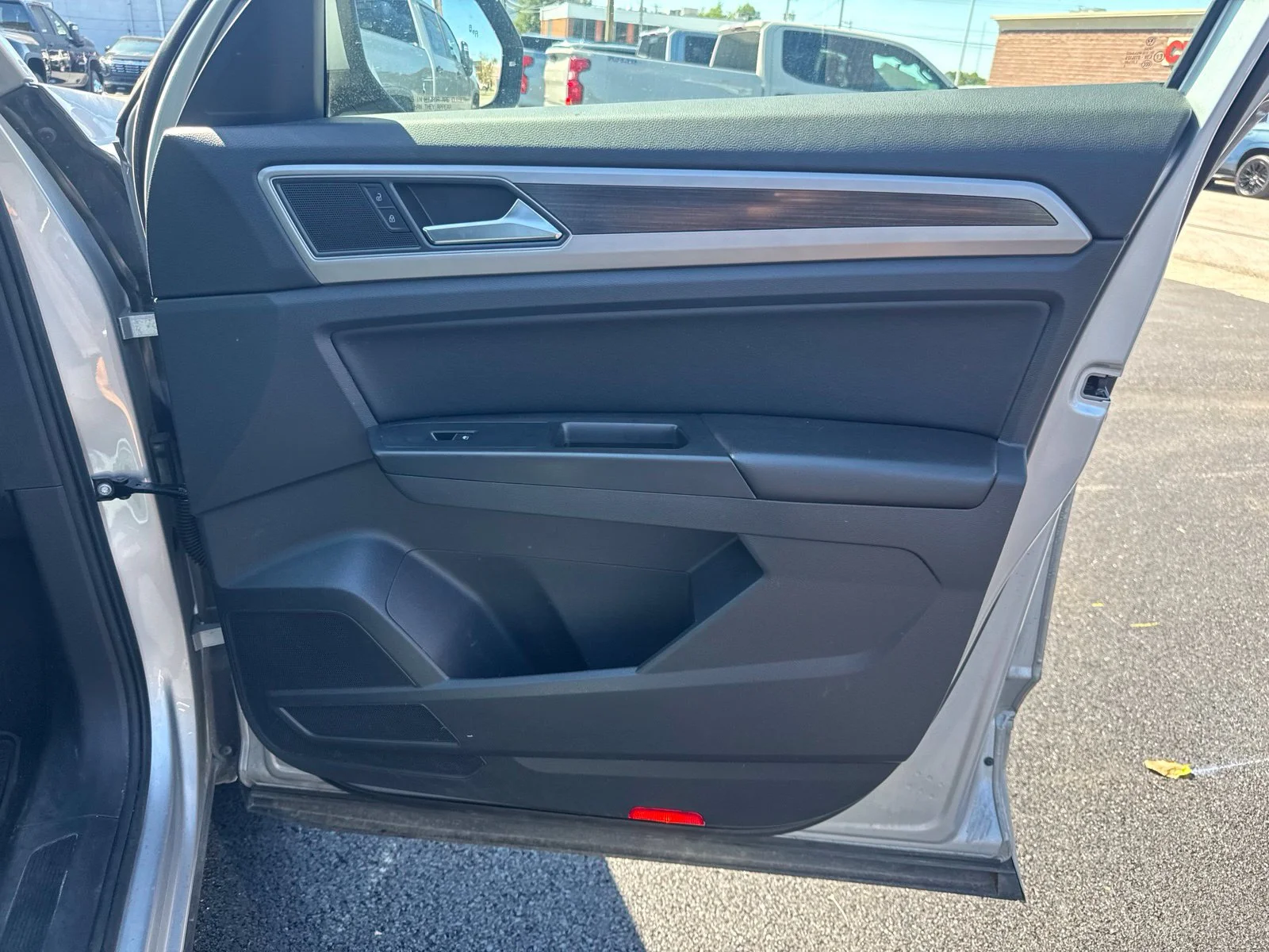 Used 2019  Volkswagen 3.6L V6 SE image 34