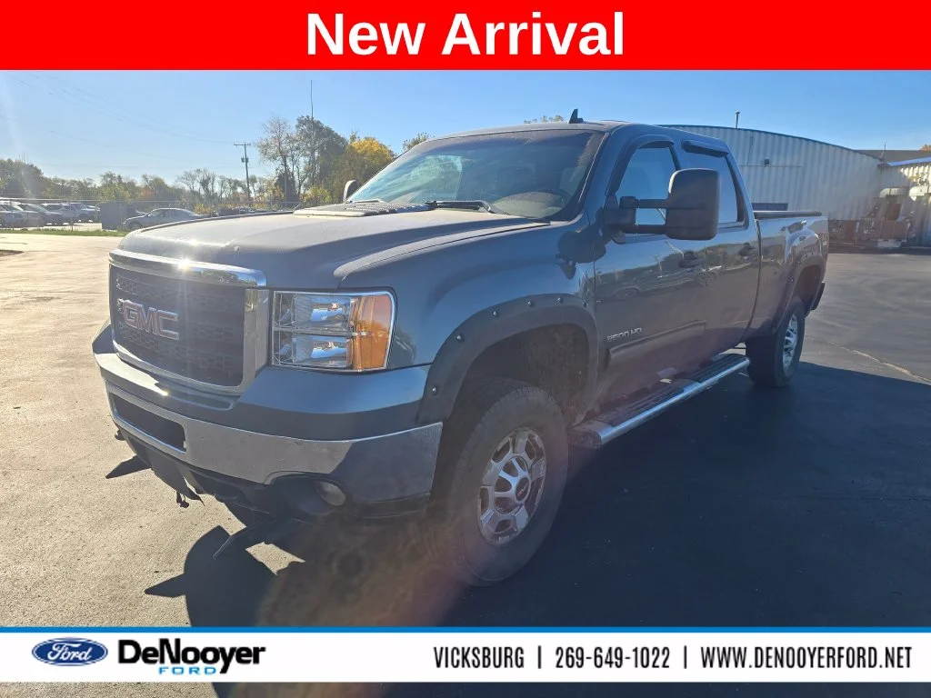 Used 2011 Stealth Gray Metallic GMC SLE image 1