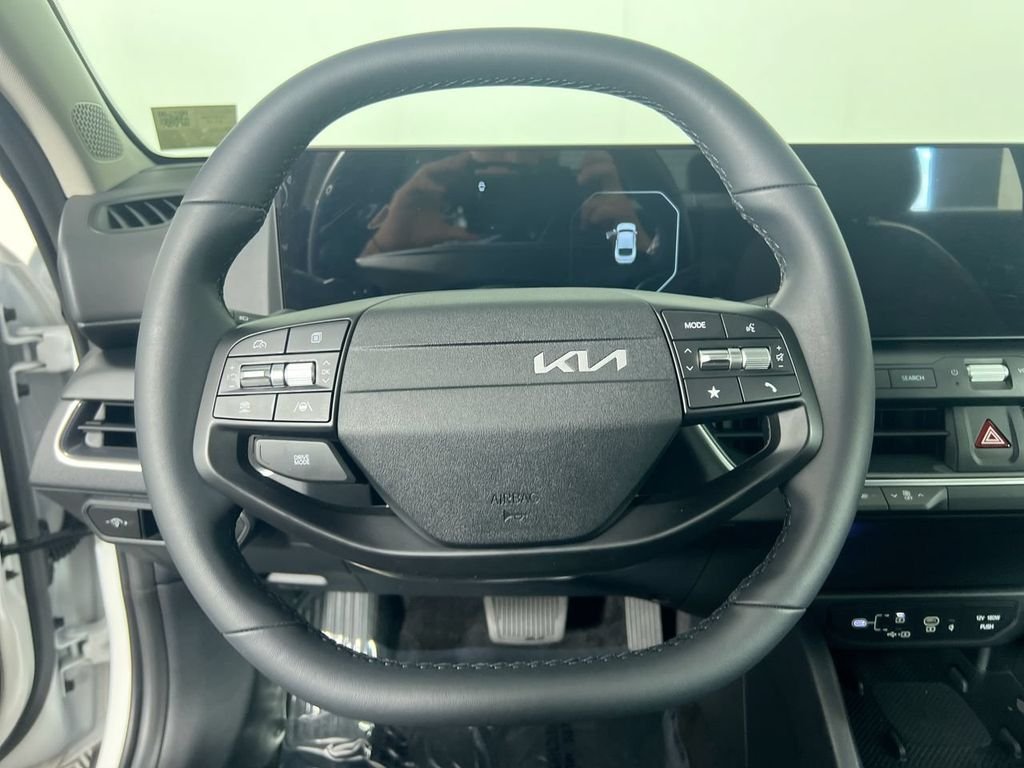 New 2026 Snow White Pearl Kia EX image 14