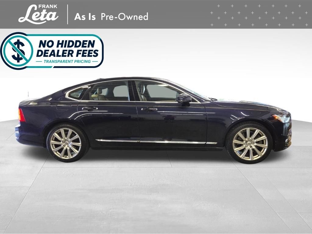Used 2017 Magic Blue Metallic Volvo  image 8