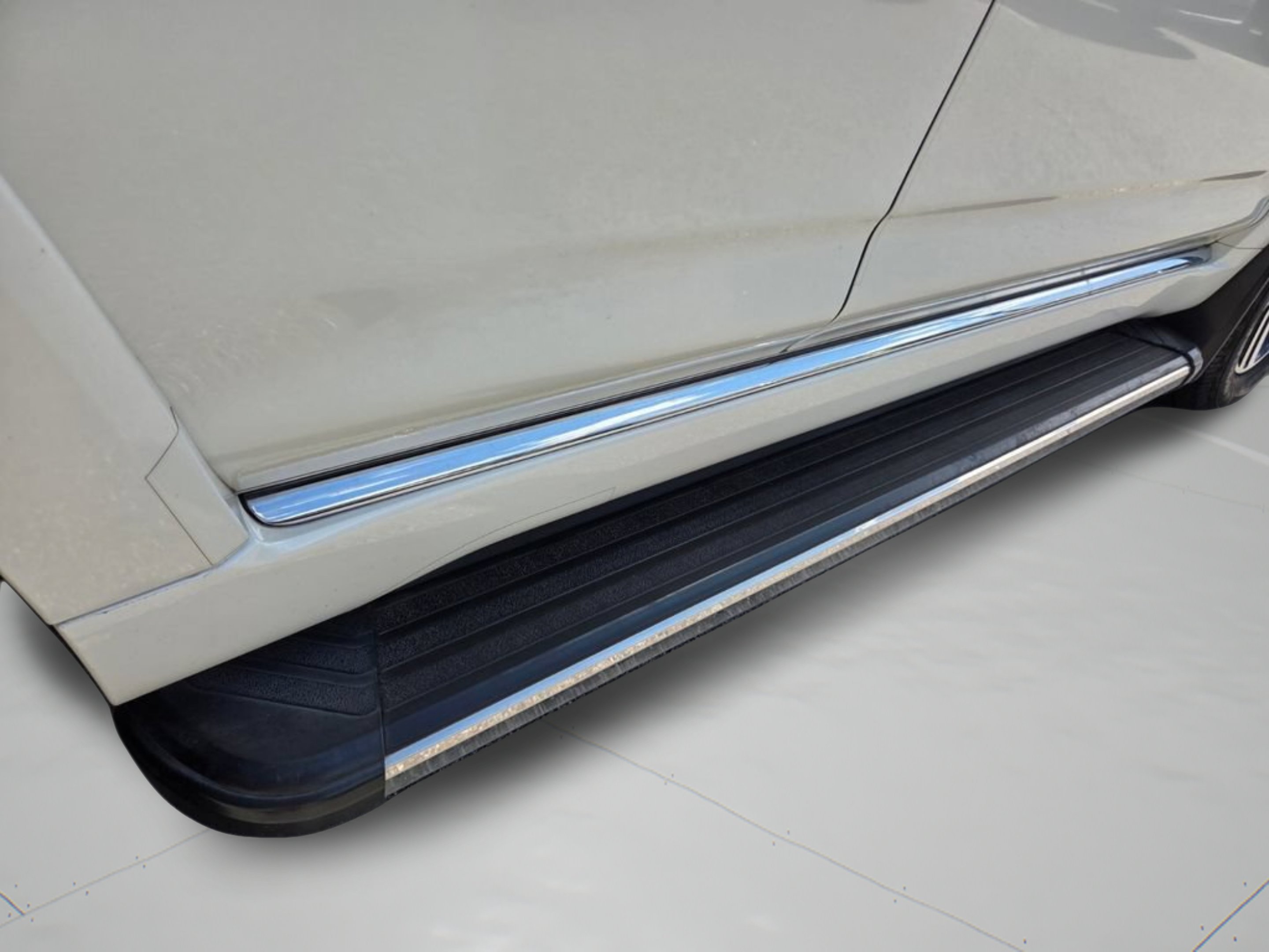 Used 2020 Blizzard Pearl Toyota Limited image 19