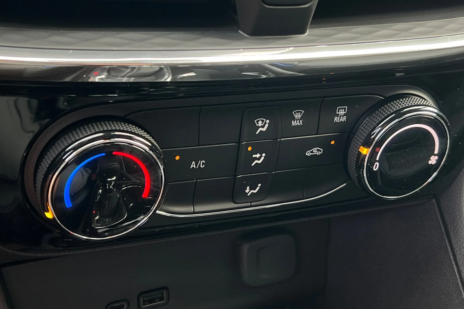 2026 Buick Encore GX Sport Touring - Photo 22