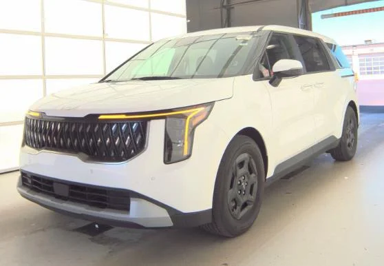 2025 Kia Sedona LXS's photo