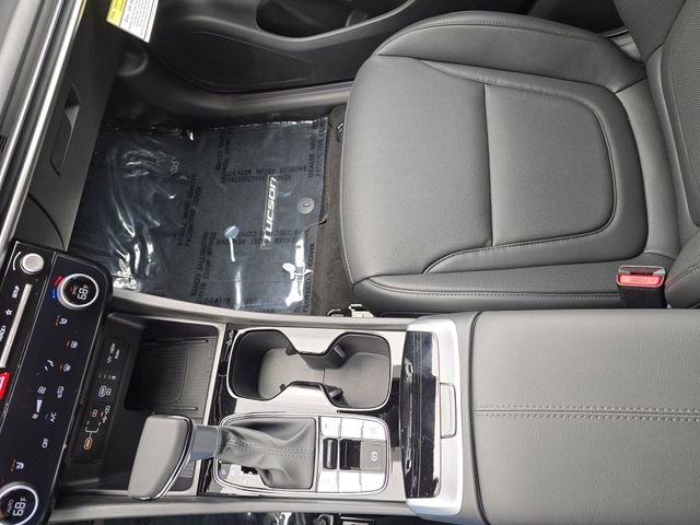 Used 2025 White Hyundai SEL Convenience image 20
