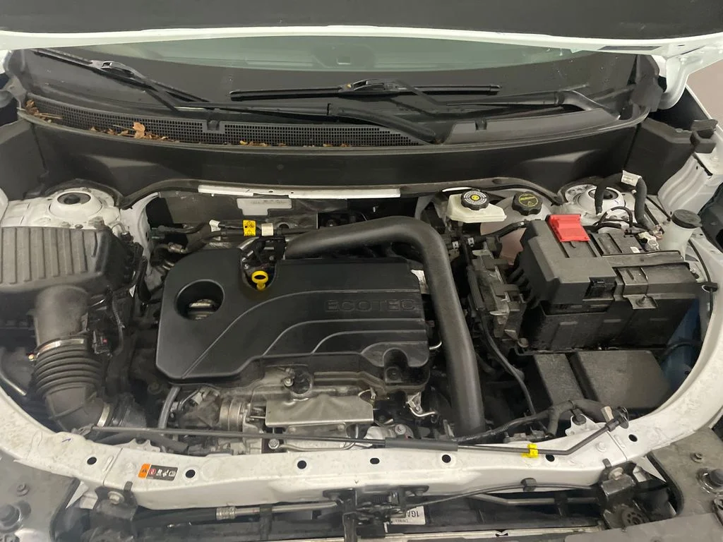 Used 2026 Summit White GMC Elevation image 28