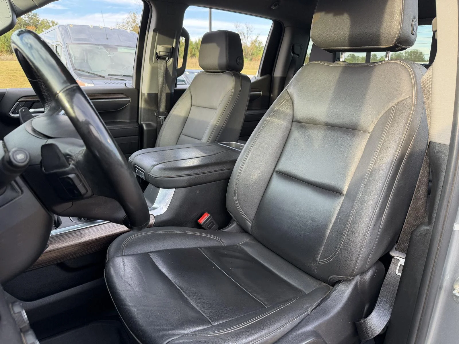 Used 2025 gray Chevrolet RST image 16