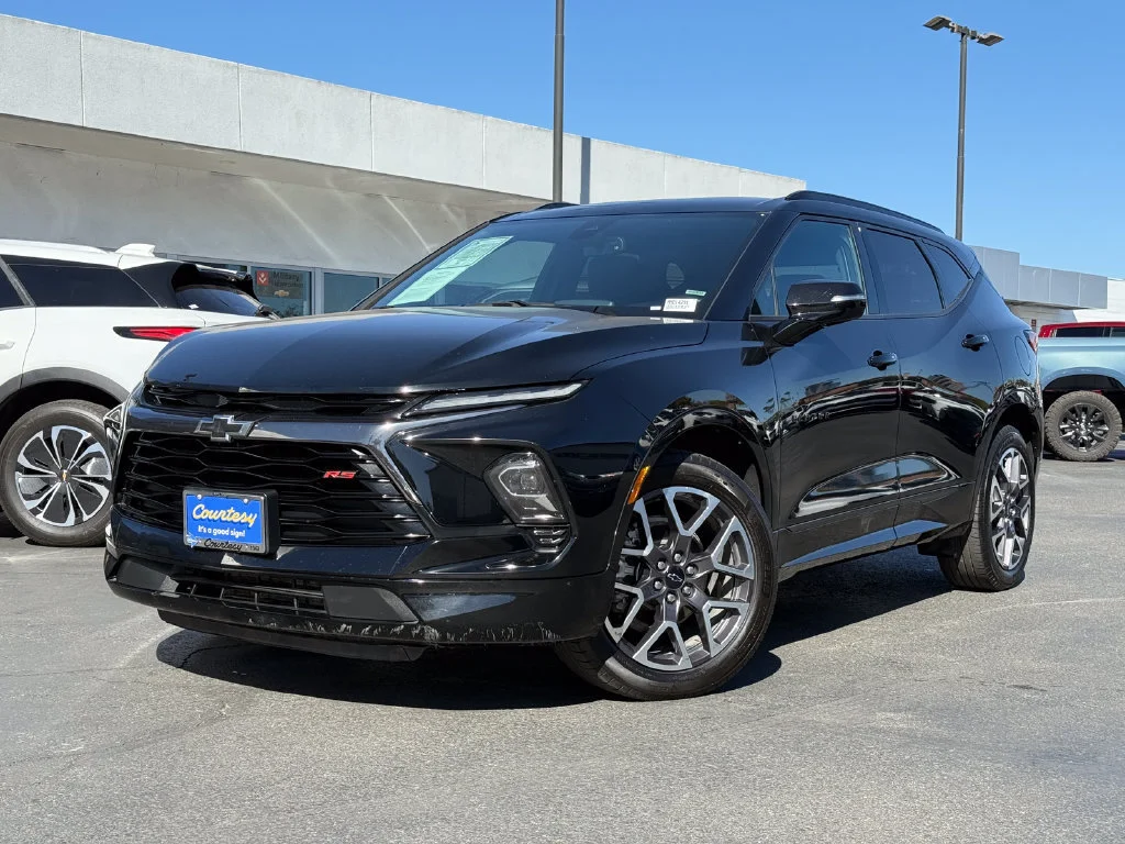 Used 2025 Black Chevrolet RS image 2