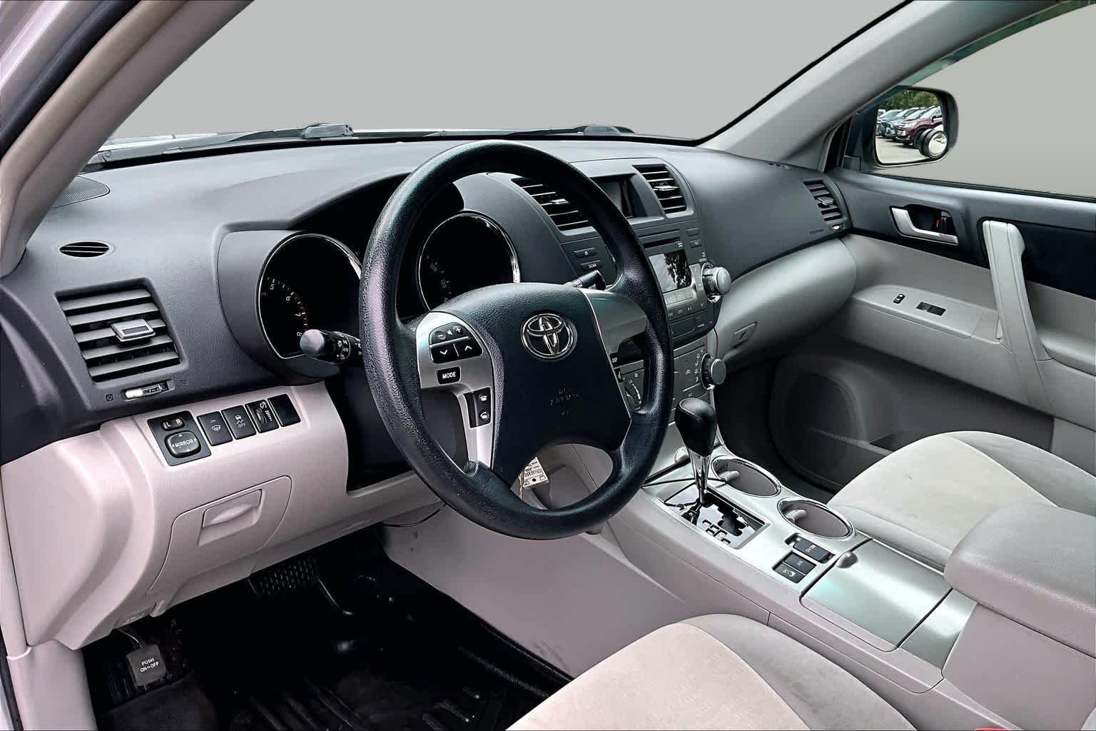 Used 2012 Classic Silver Metallic Toyota  image 16