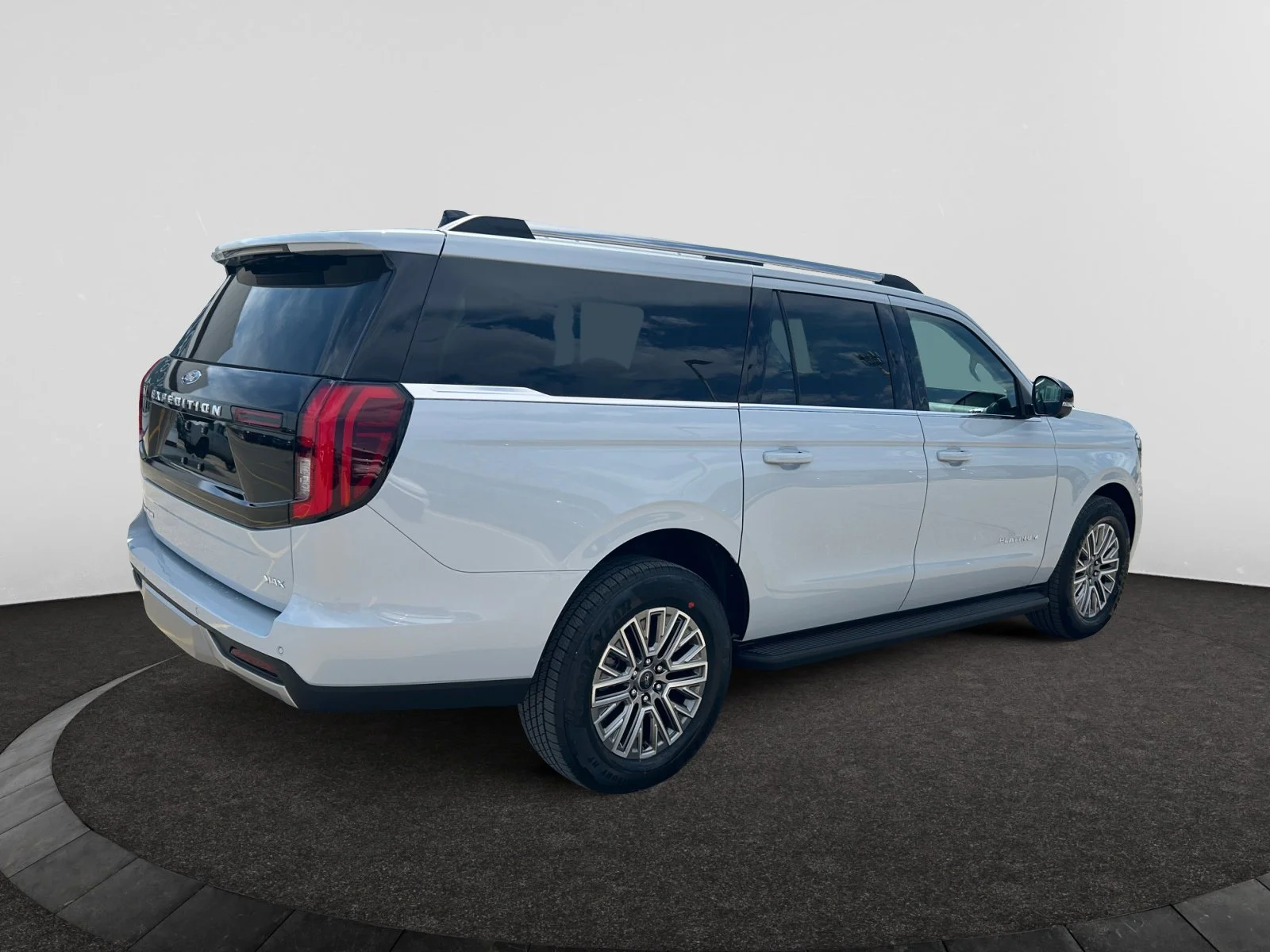New 2026 Space Silver Metallic Ford Platinum Max image 5