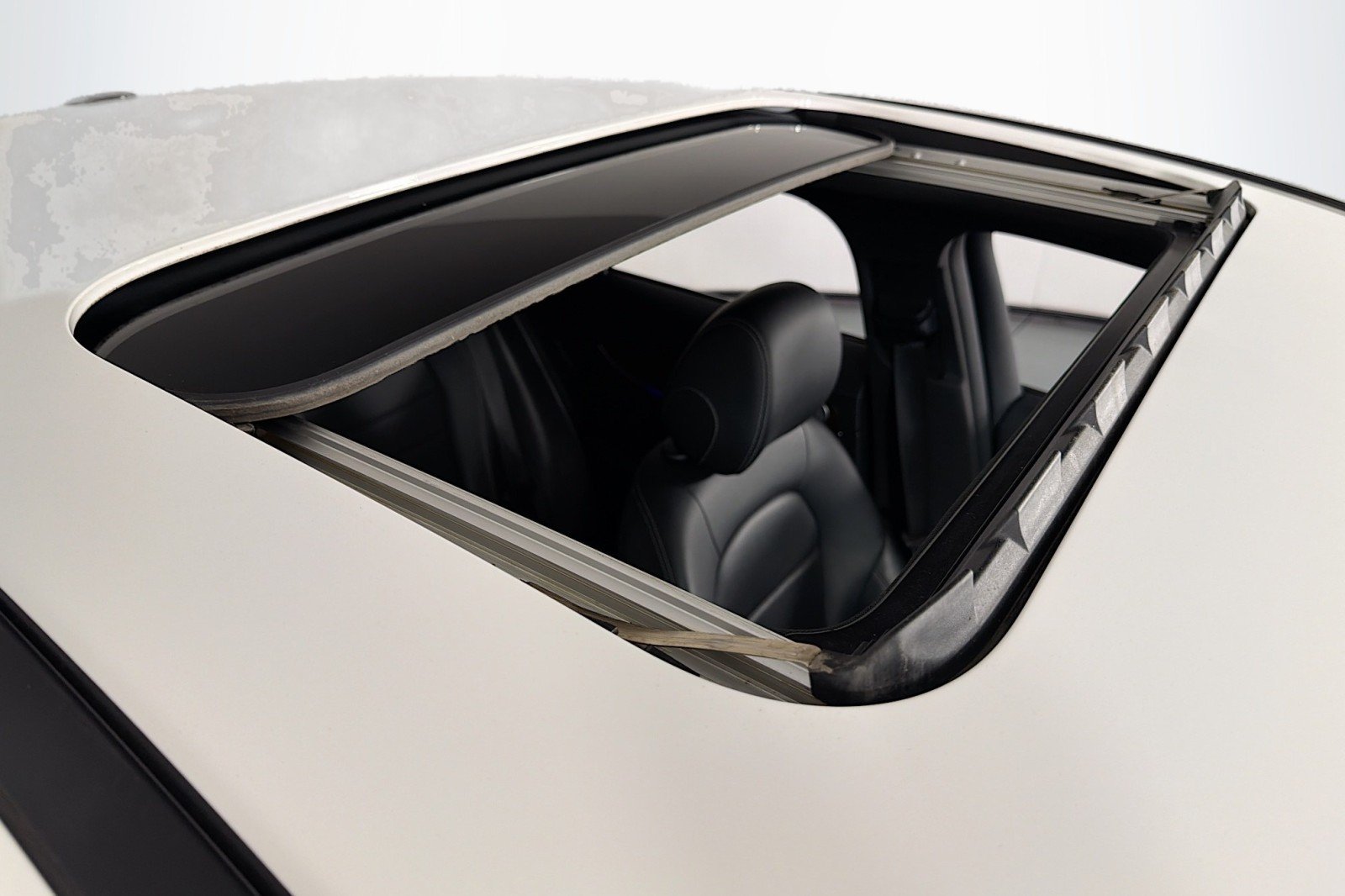 Used 2020 Polar White Mercedes-Benz GLC 300 image 22