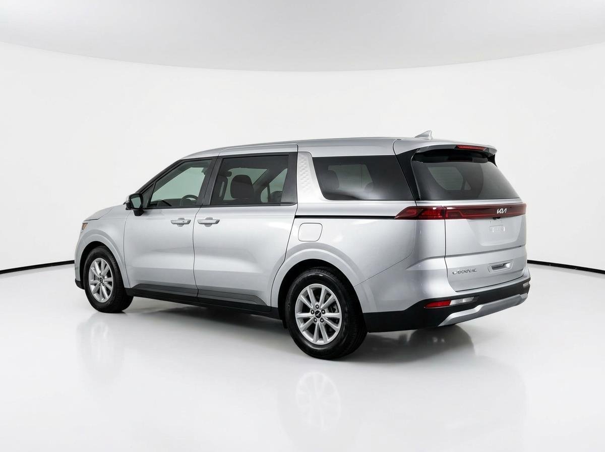 Used 2022 Silky Silver Kia LXS image 6