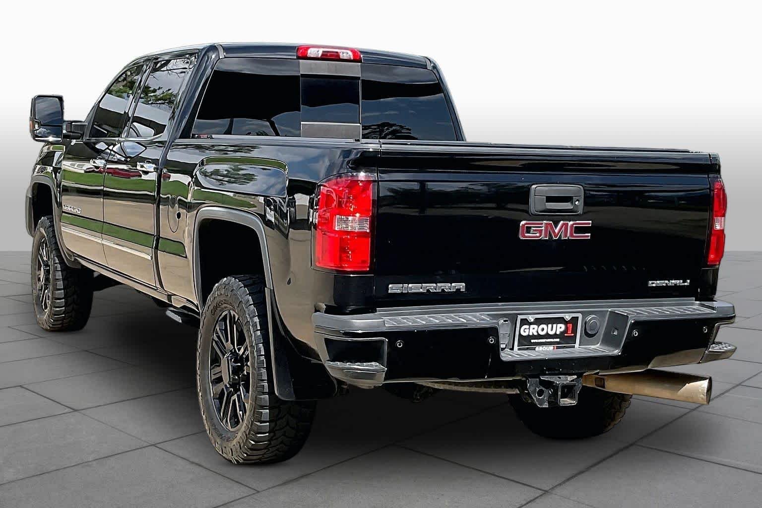 Used 2015 Onyx Black GMC Denali image 11