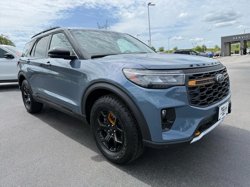 New 2026 Vapor Blue Metallic Ford Tremor® image 2