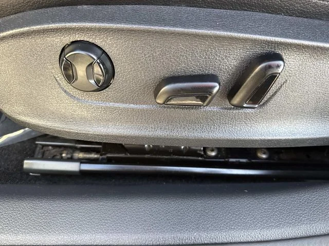 Used 2018 Silver Volkswagen 2.0T SE image 26