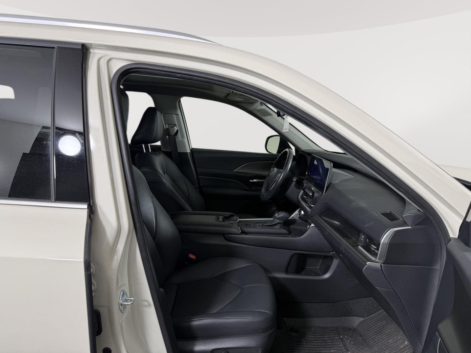 Used 2024 Coastal Cream Toyota XLE image 16