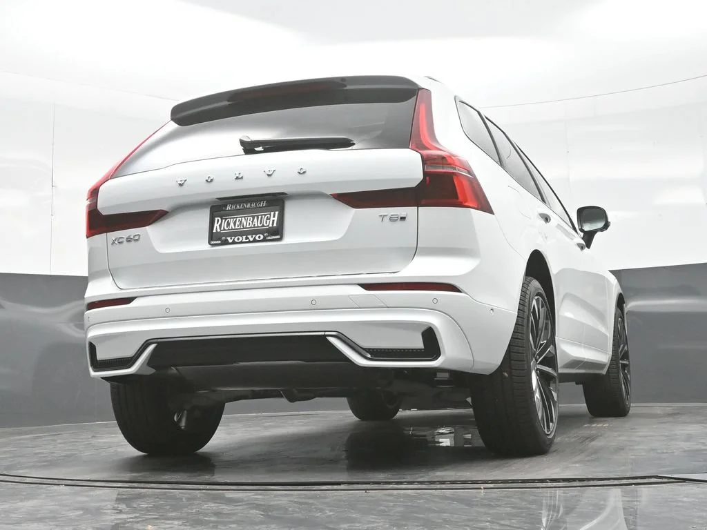New 2027 Crystal White Volvo T8 Ultra image 27