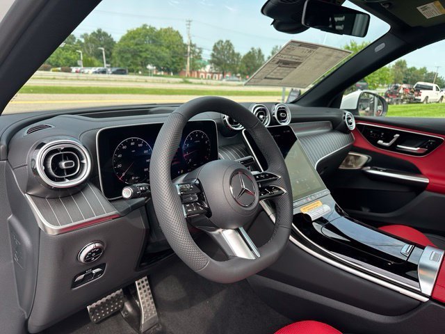 New 2026 MANUFAKTUR Moonlight White Metallic Mercedes-Benz GLC 300 image 52