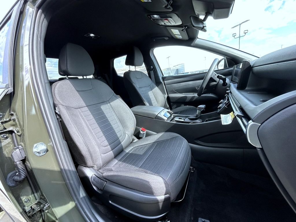2025 Hyundai Santa Cruz SE - Photo 17