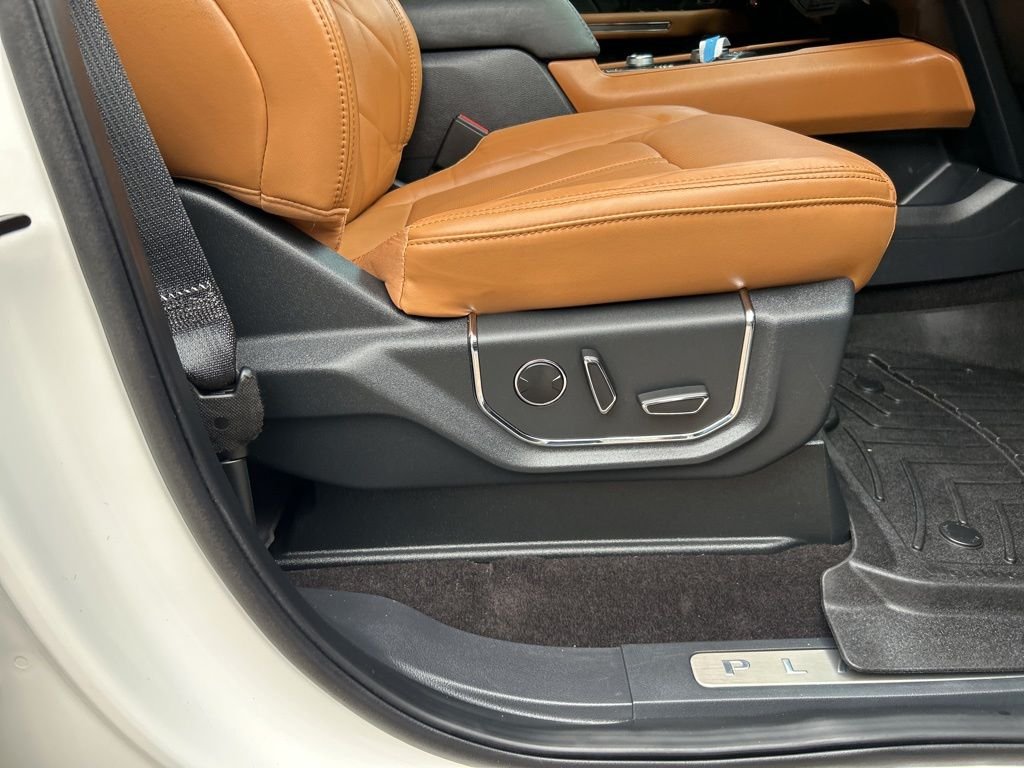 Used 2022 White Metallic Ford Platinum image 50