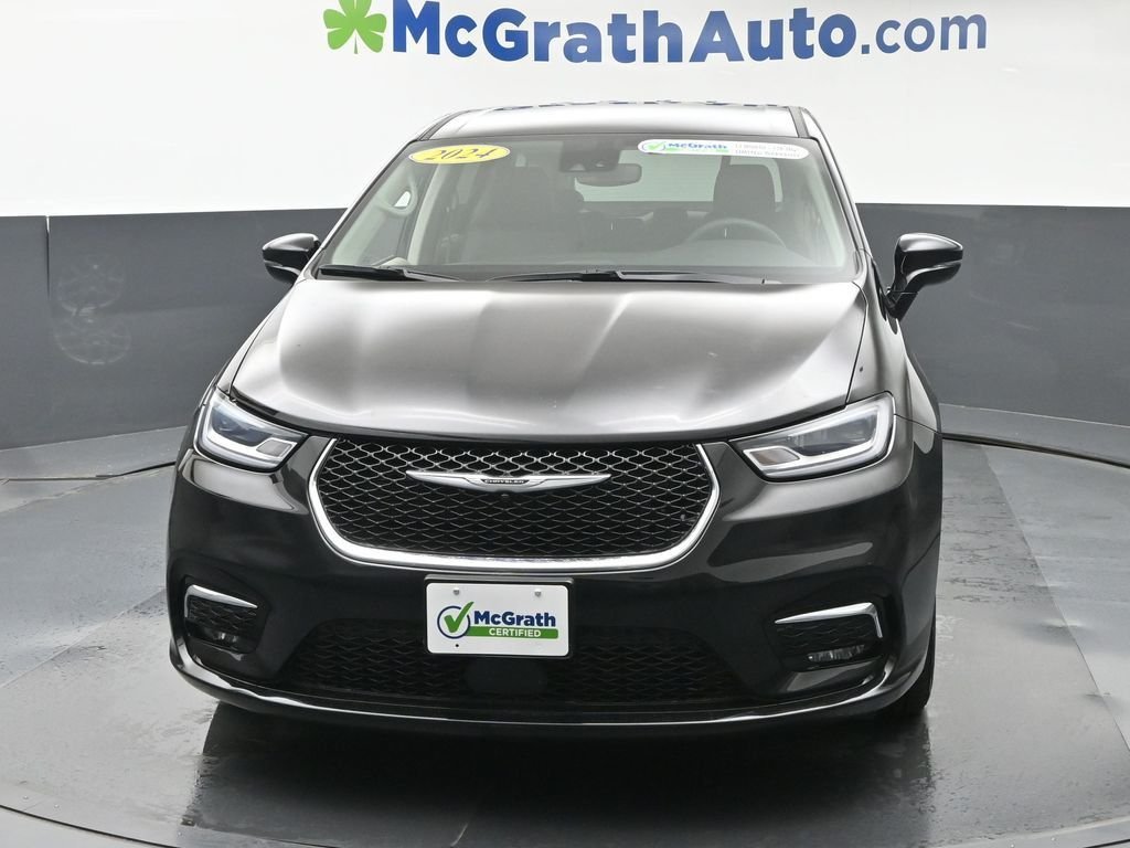Used 2024 Black Chrysler Touring L image 7