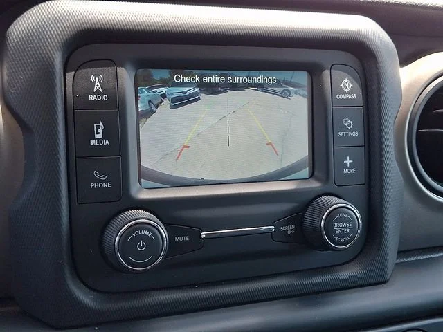 Used 2018 White Jeep Unlimited Sport S image 24