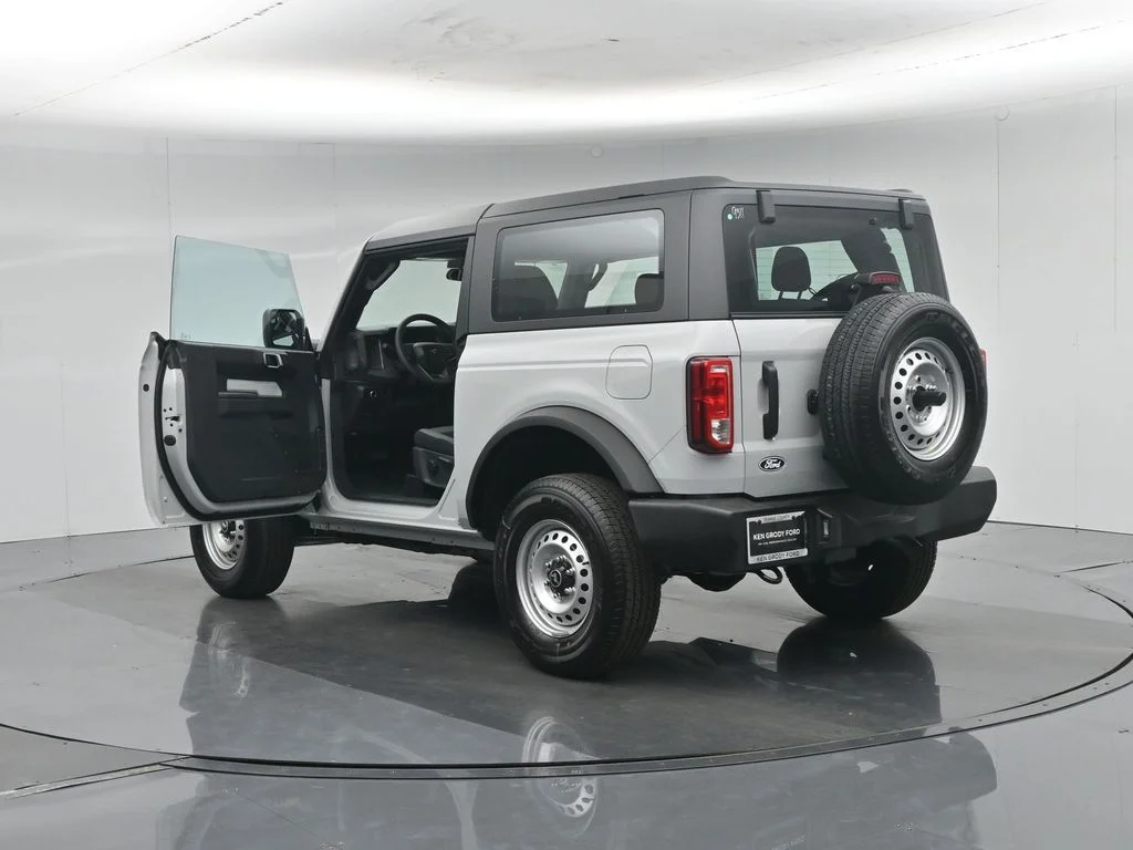New 2026 Avalanche Gray Ford Base image 31