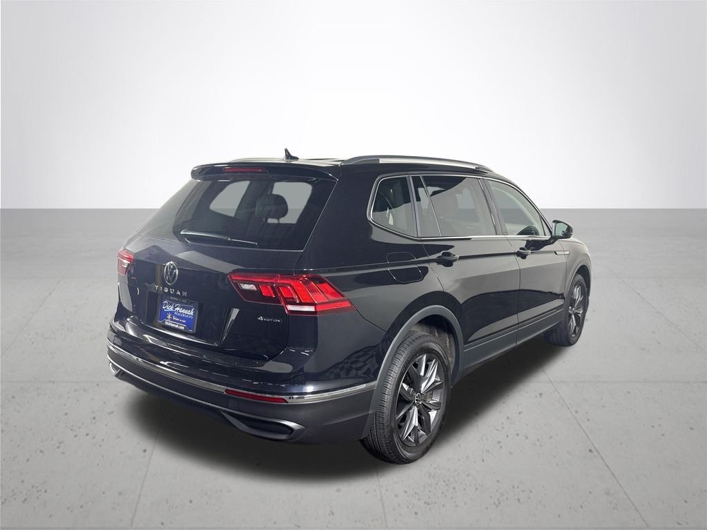 Certified Used 2022 Deep Black Volkswagen 2.0T SE image 8