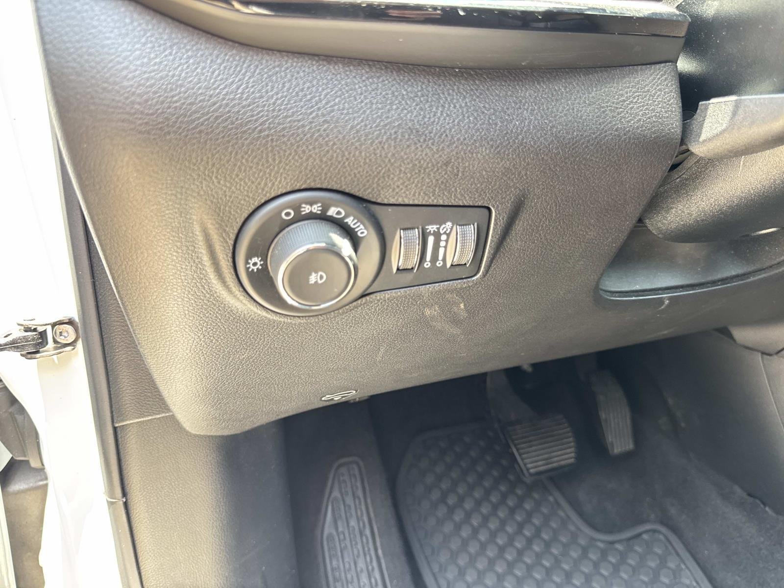 Used 2025 White Jeep Trailhawk image 20