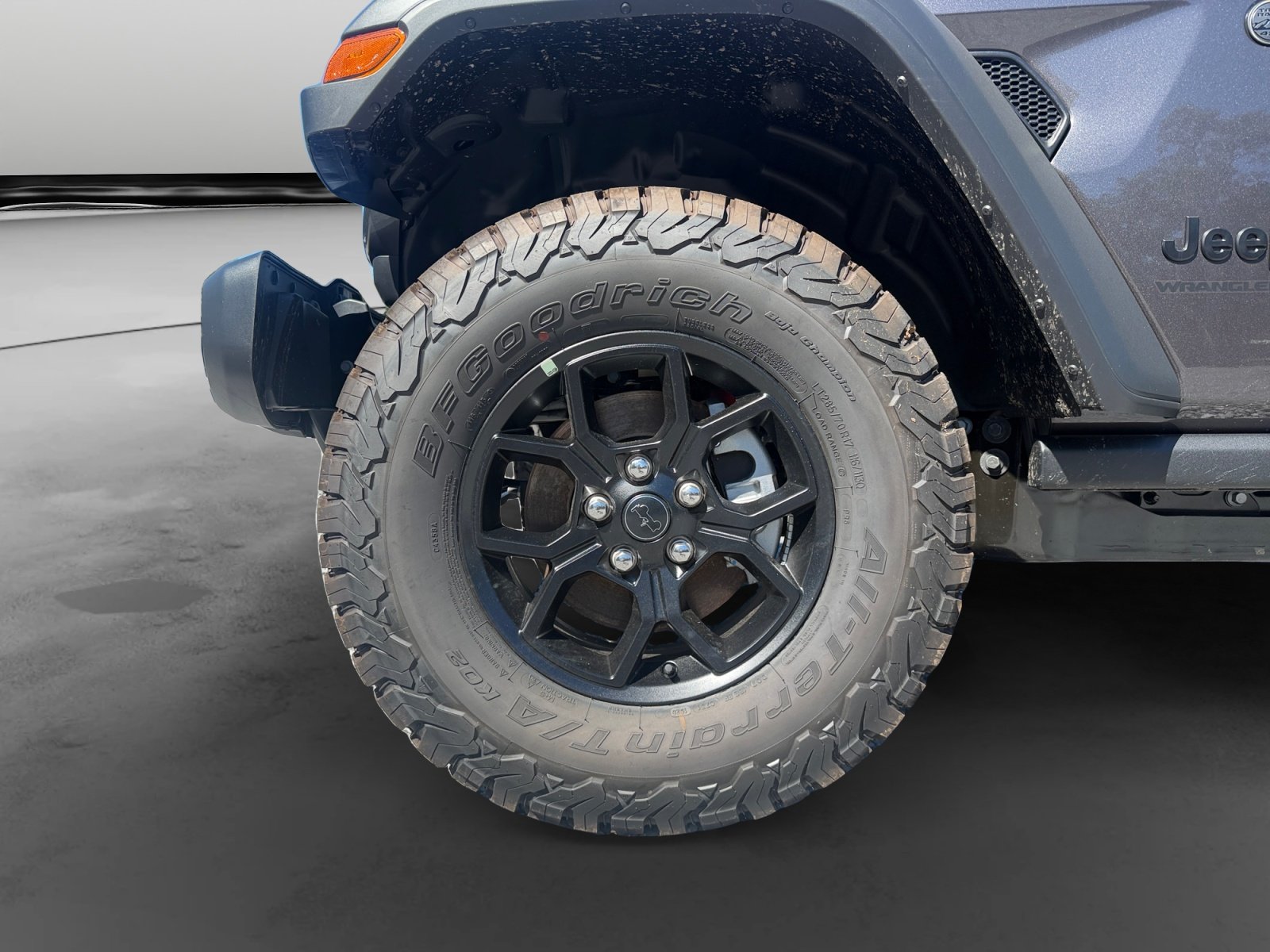 New 2026 Granite Crystal Metallic Clear-Coat Exterior Paint Jeep Willys image 9