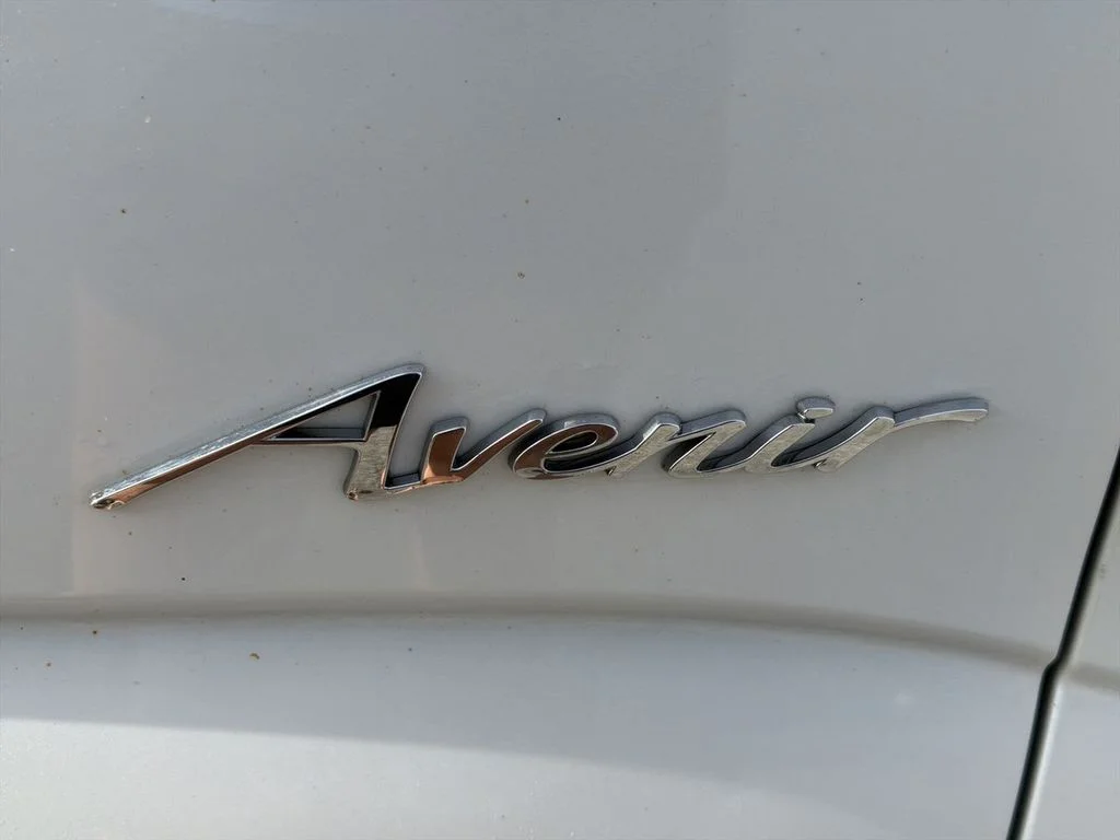 Used 2023 White Buick Avenir image 33