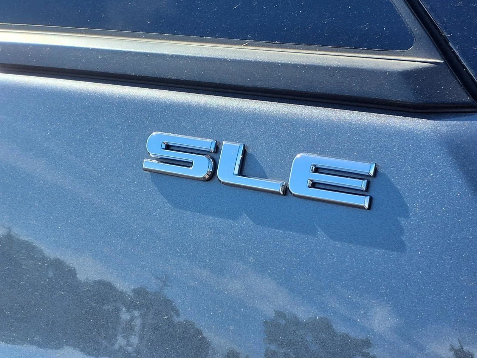 Used 2019 Satin Steel Metallic GMC SLE image 32