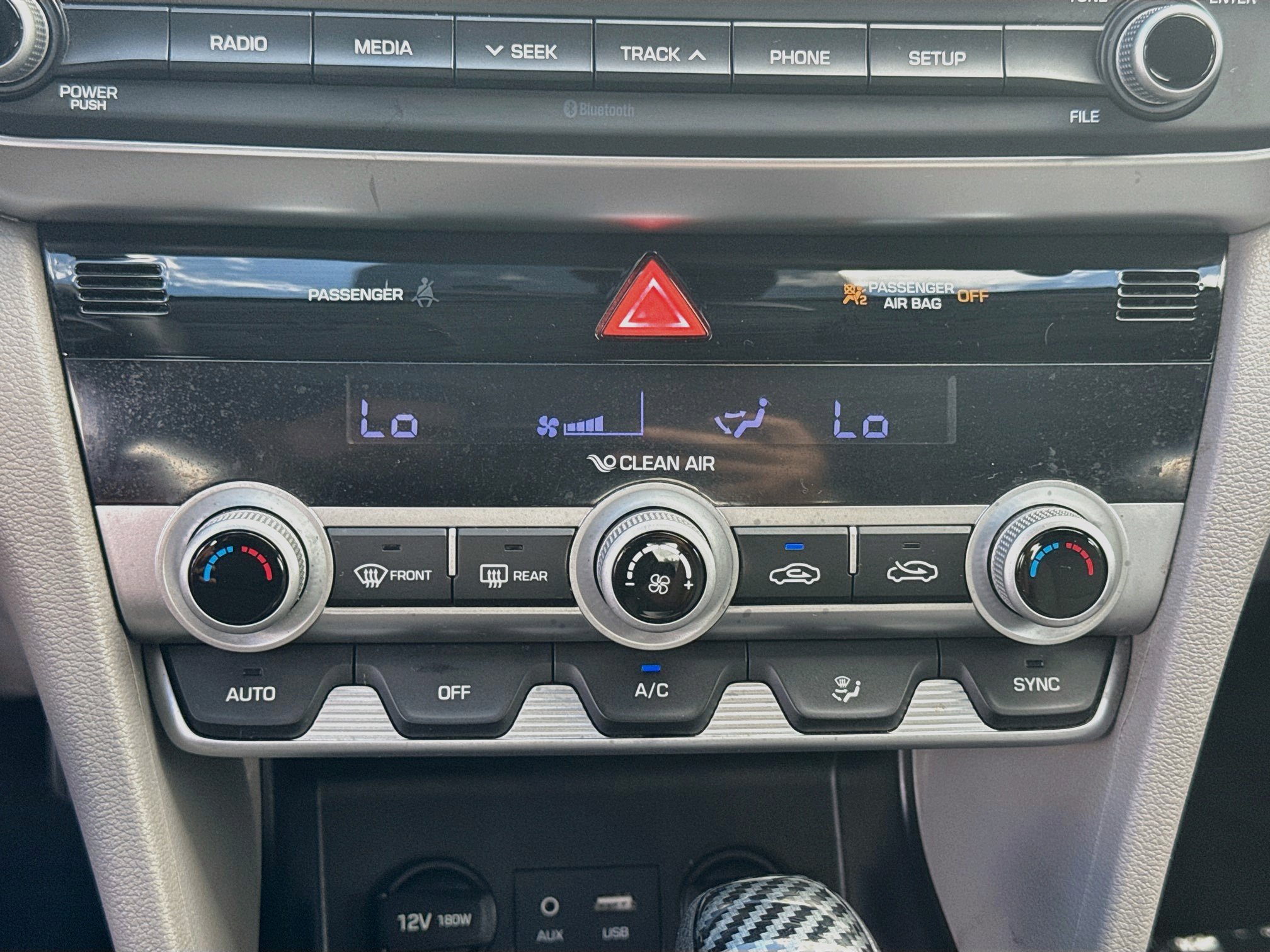 2020 Hyundai Elantra SE - Photo 12