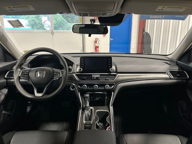 Certified Used 2021 Lunar Silver Metallic Honda LX image 15