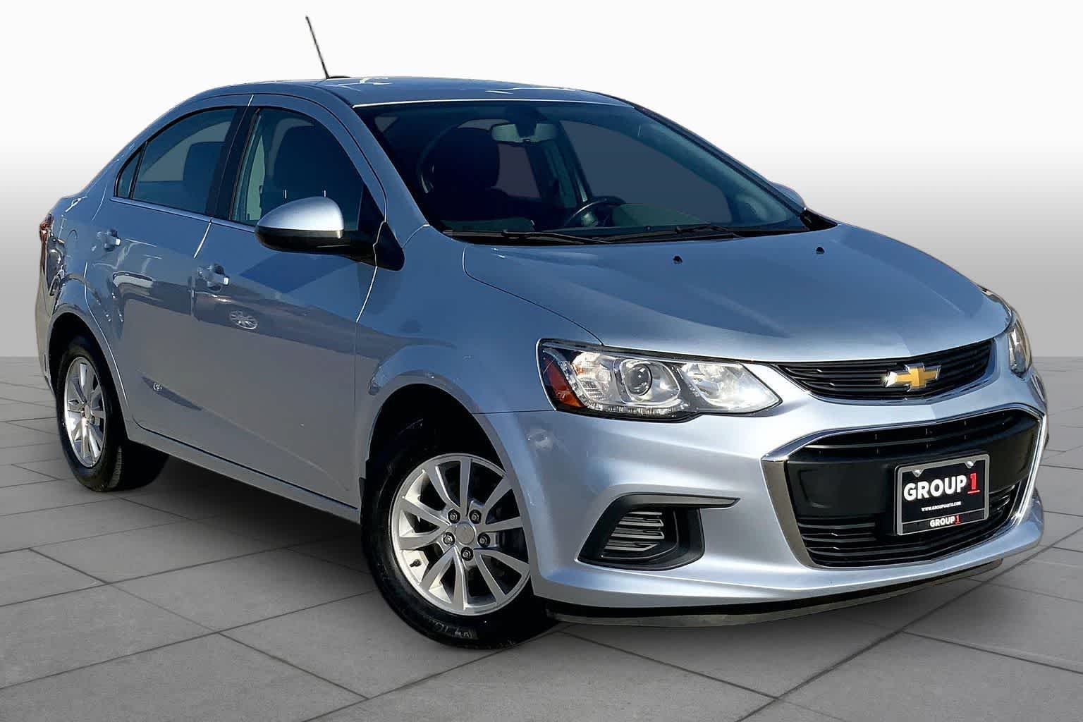 Used 2018 Arctic Blue Metallic Chevrolet LT image 3