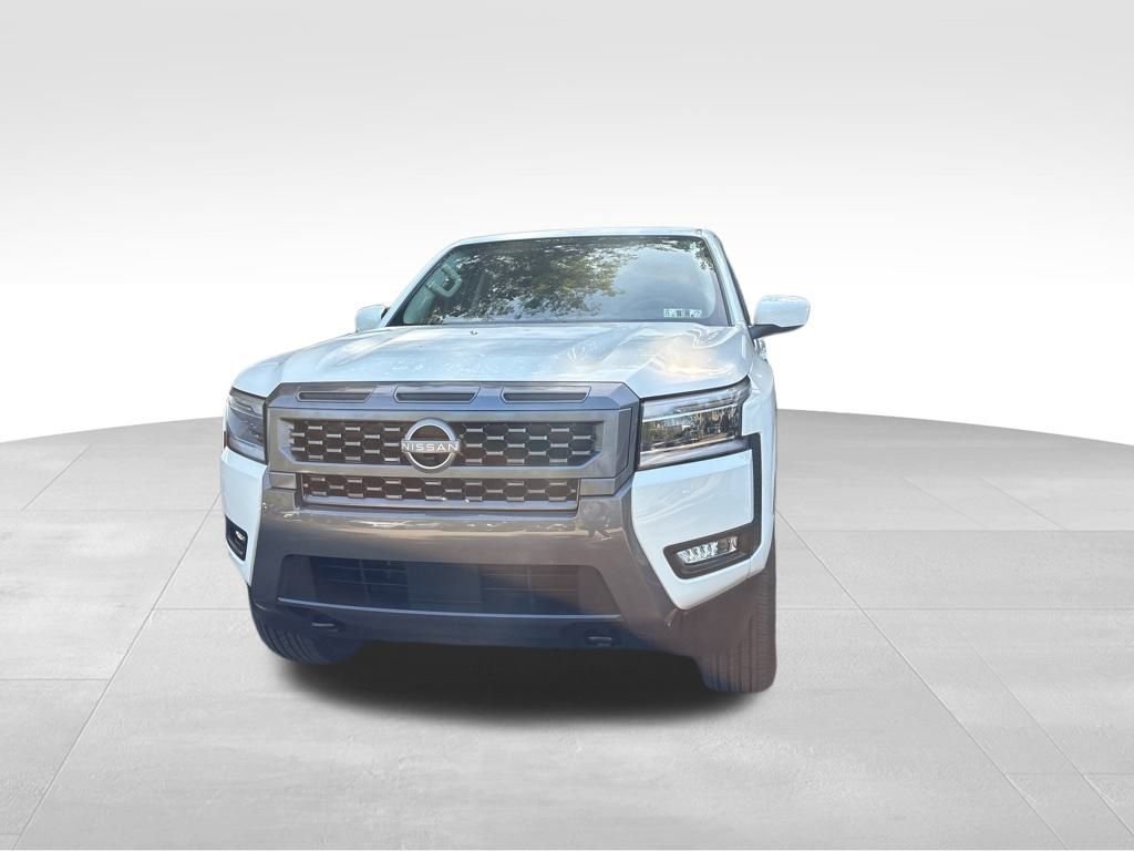 2025 Nissan Frontier SL photo 3