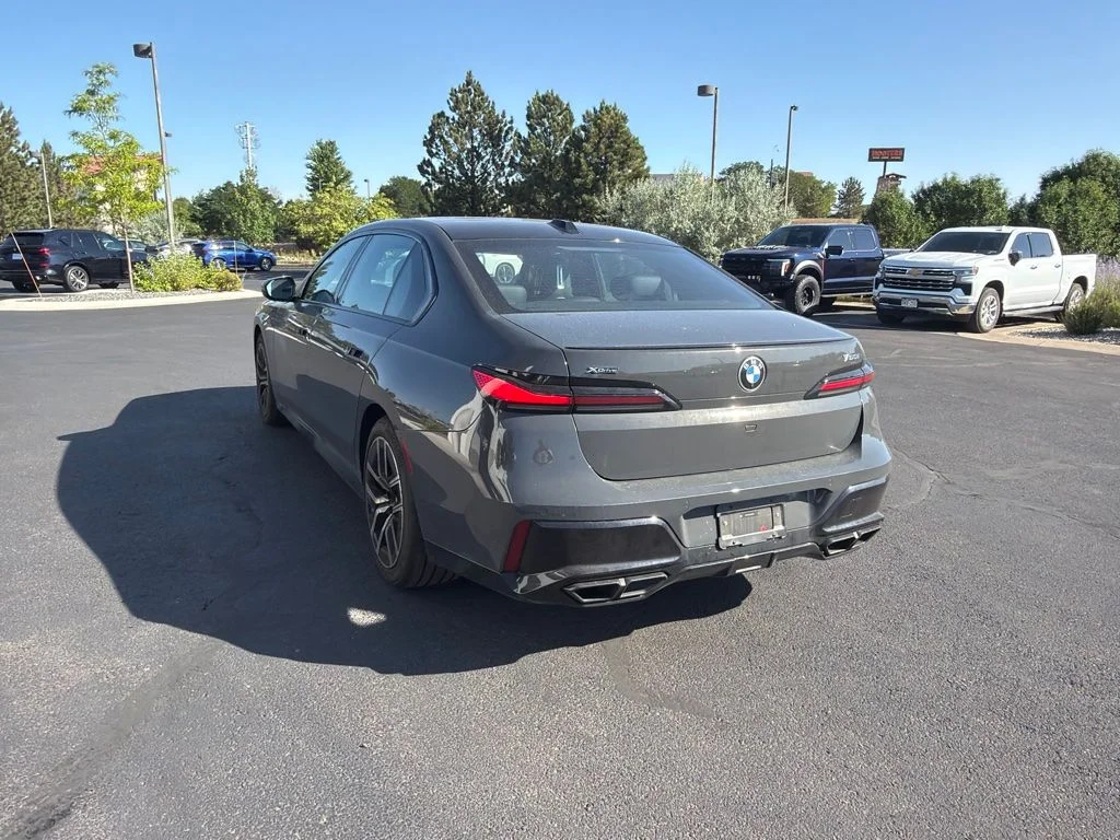 Used 2025 Gray BMW 760i xDrive image 3