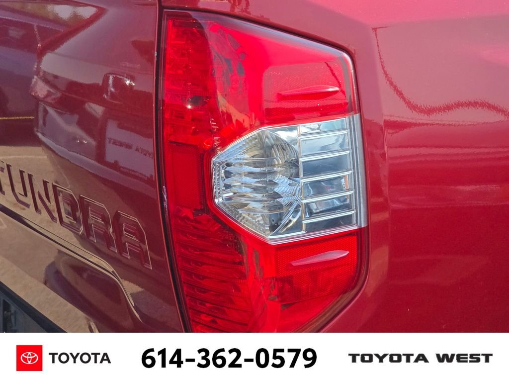 Used 2014 Red Toyota SR5 image 10
