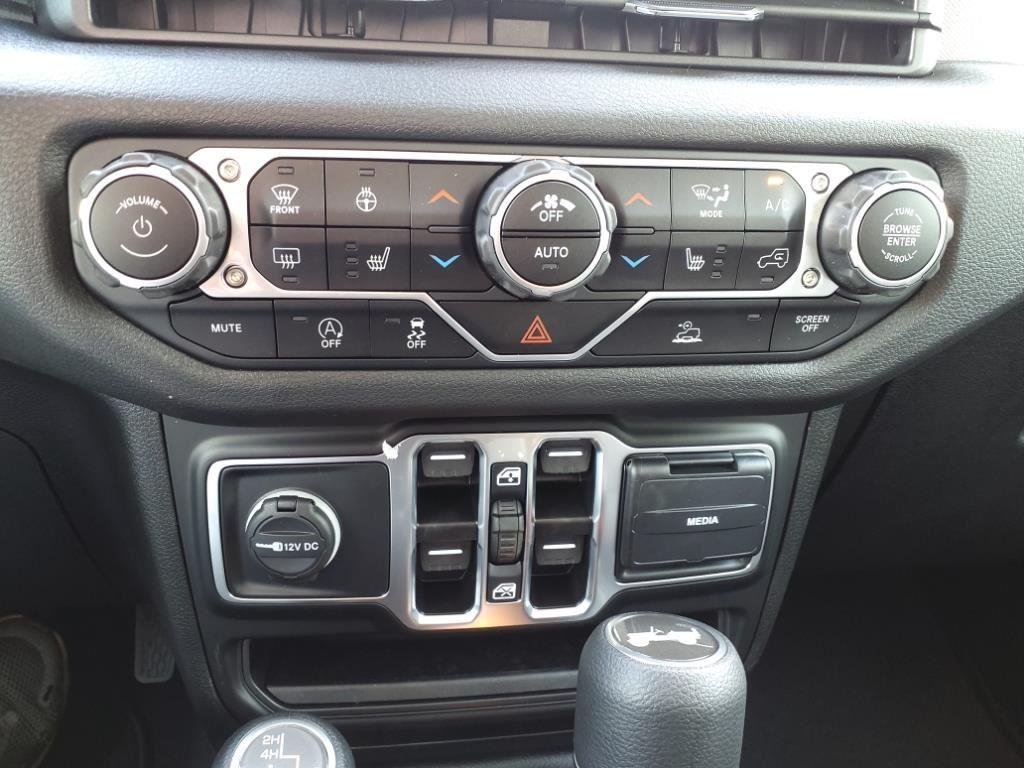 Used 2025 Bright White Clearcoat Jeep Sport S image 11