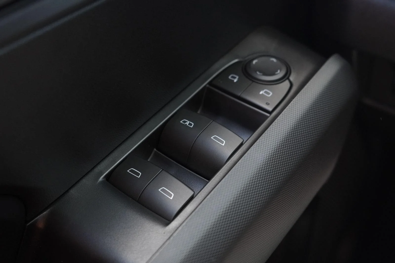 2026 Chevrolet Colorado LT - Photo 19