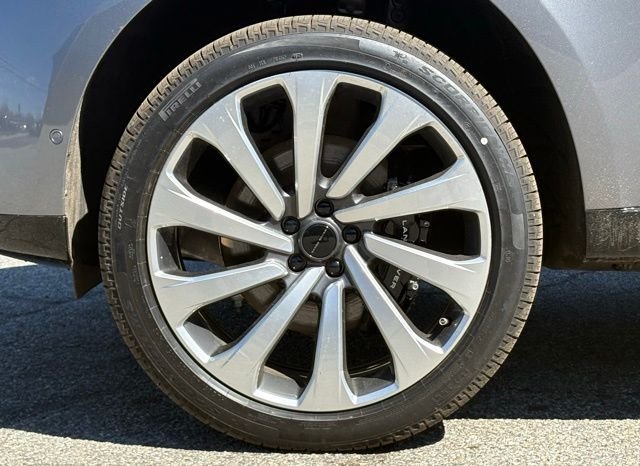 New 2026 Eiger Grey Land Rover SE image 4
