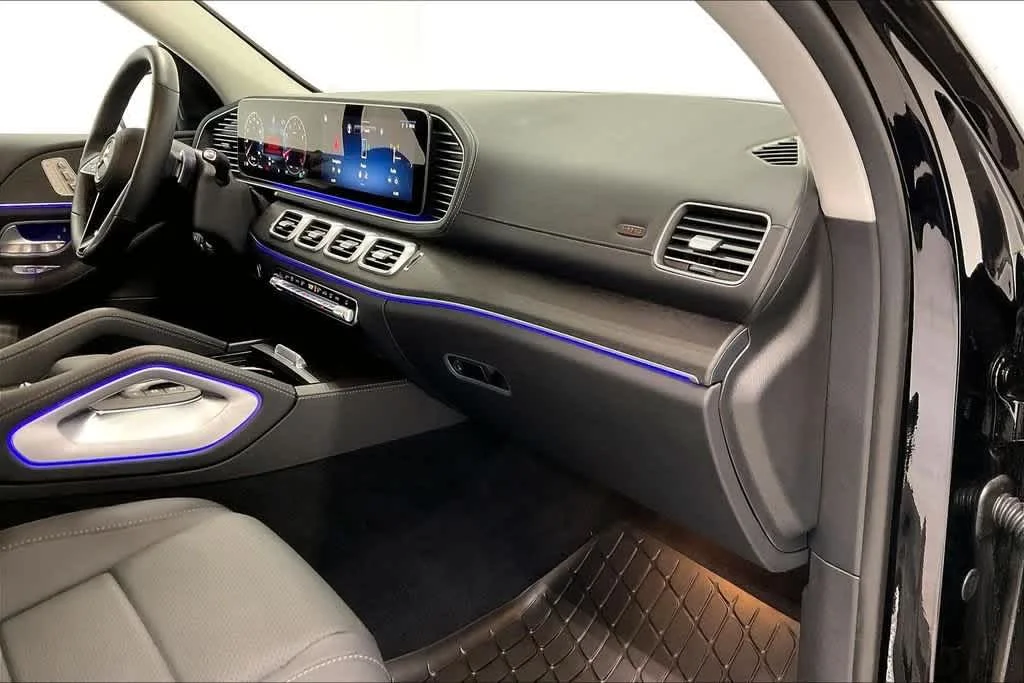 Certified Used 2026  Mercedes-Benz GLS 450 image 18