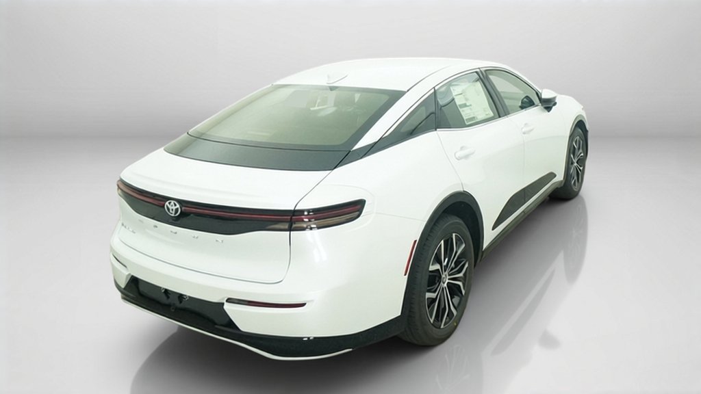 New 2027 Oxygen White Toyota XLE image 11