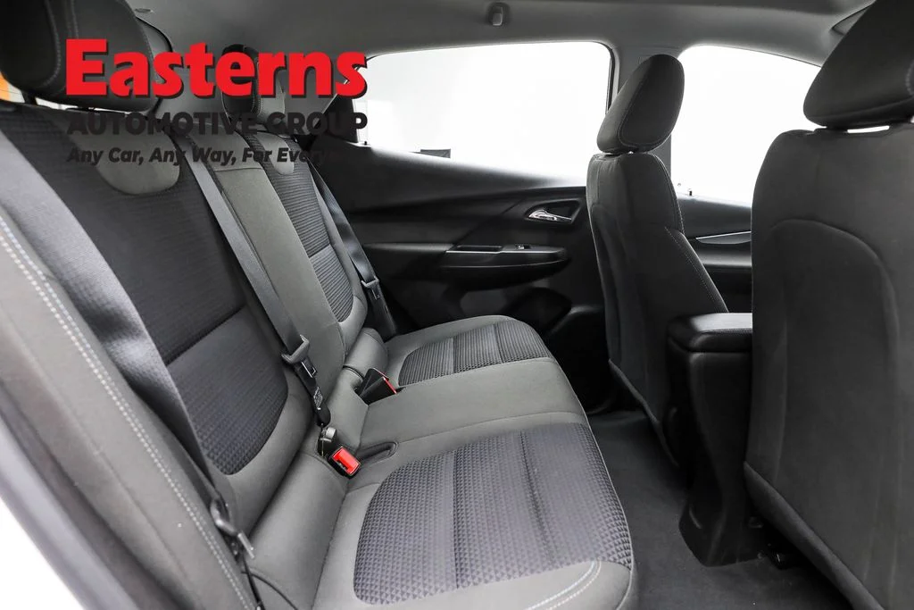 Used 2023 White Chevrolet 1LT image 23