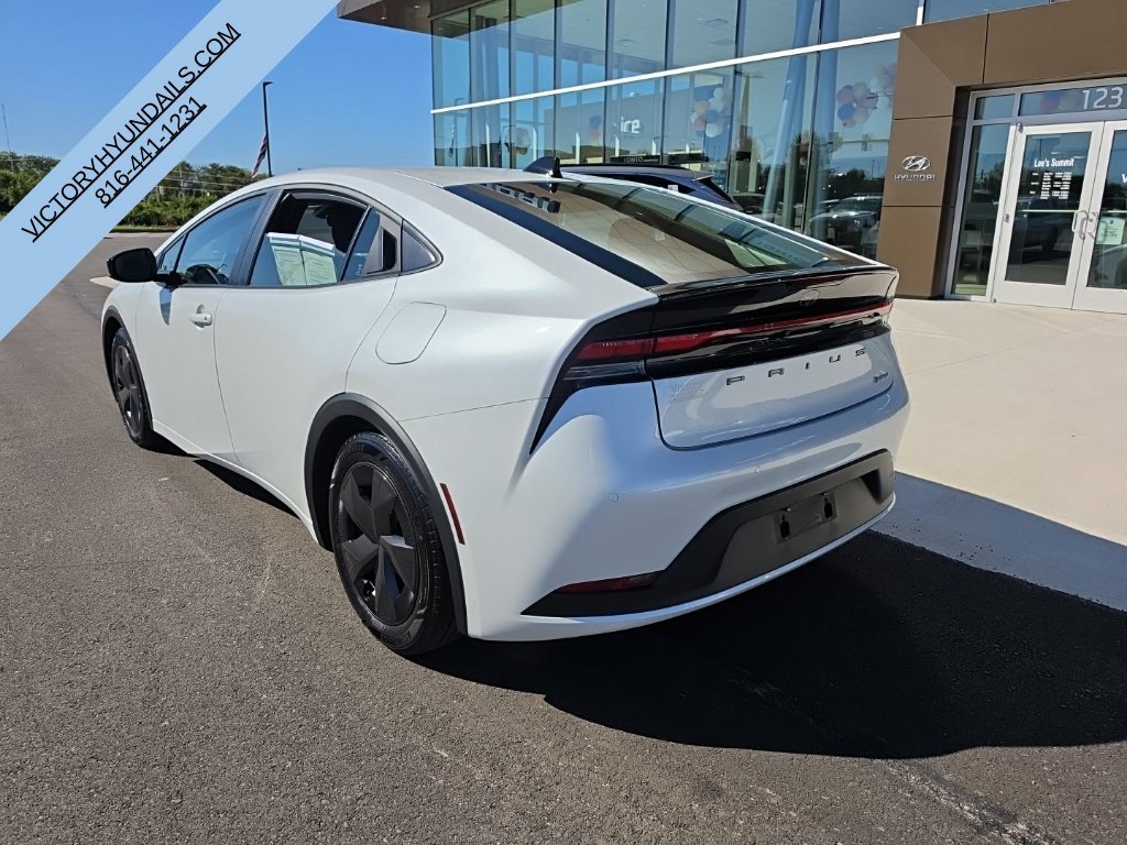 Used 2026 Beige Toyota LE image 3
