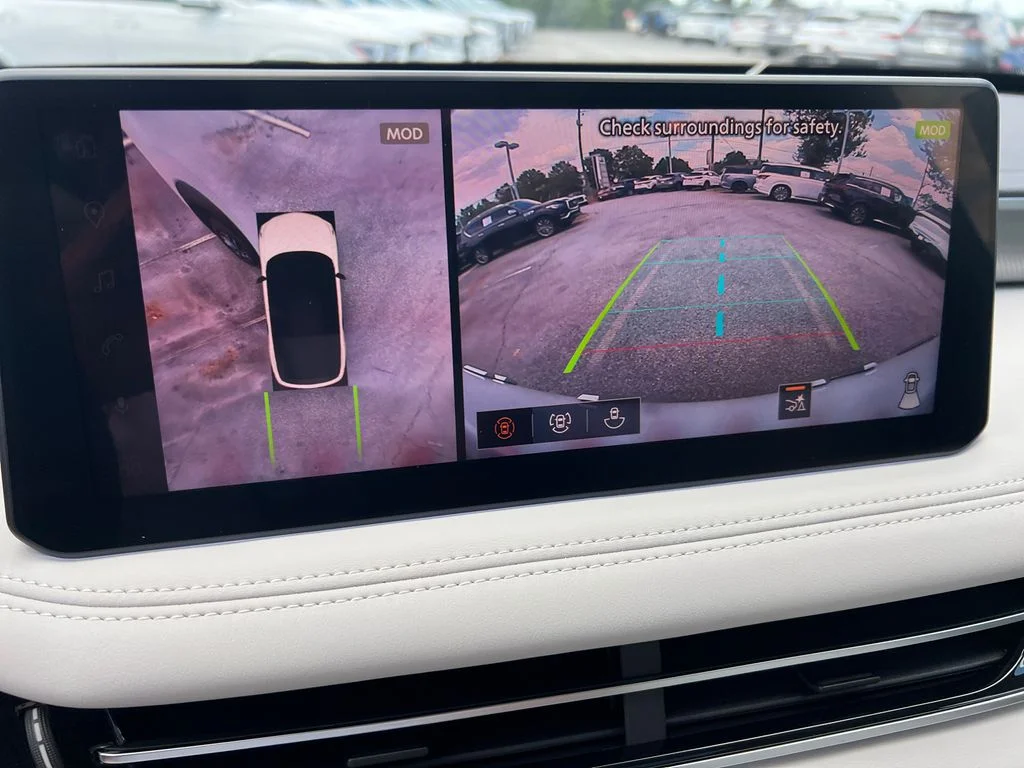 New 2027 RADIANT WHITE INFINITI Luxe FWD image 31