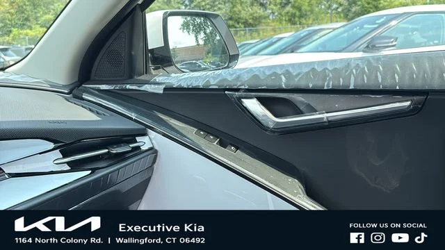 New 2026 White Kia Wind image 19