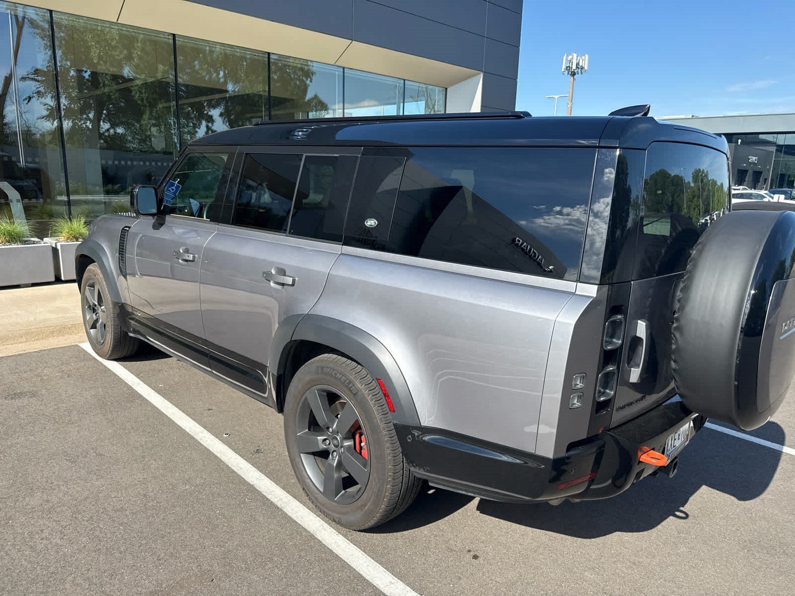 Used 2023 Eiger Grey Metallic Land Rover X image 7