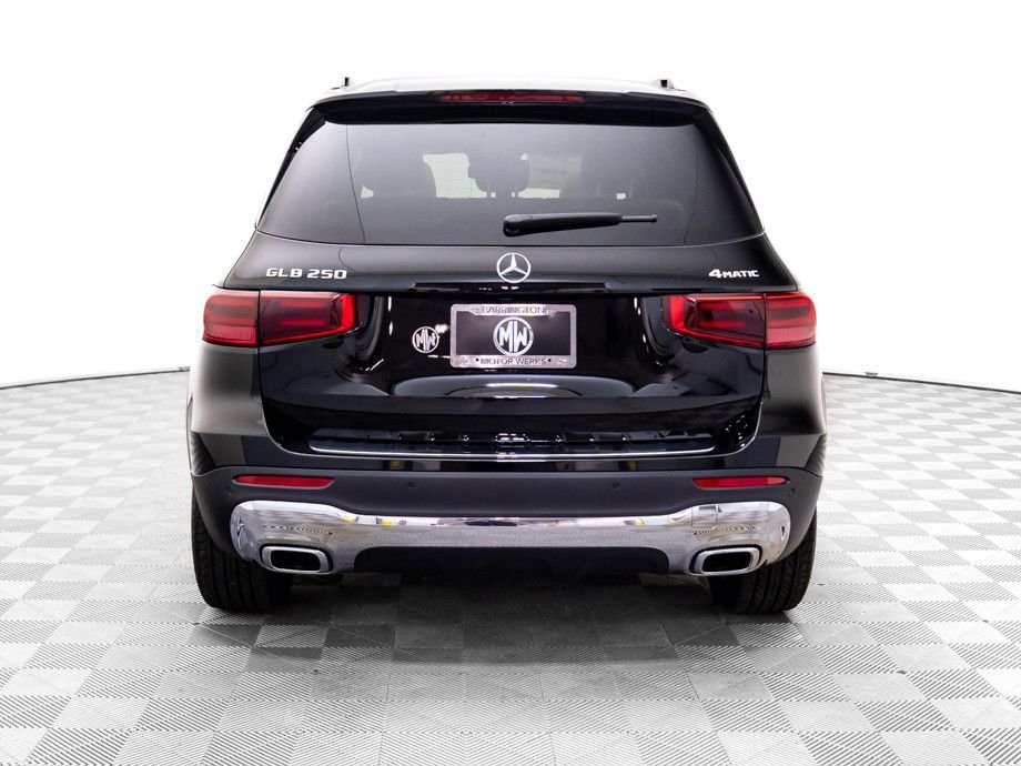New 2026 Night Black Mercedes-Benz GLB 250 image 4